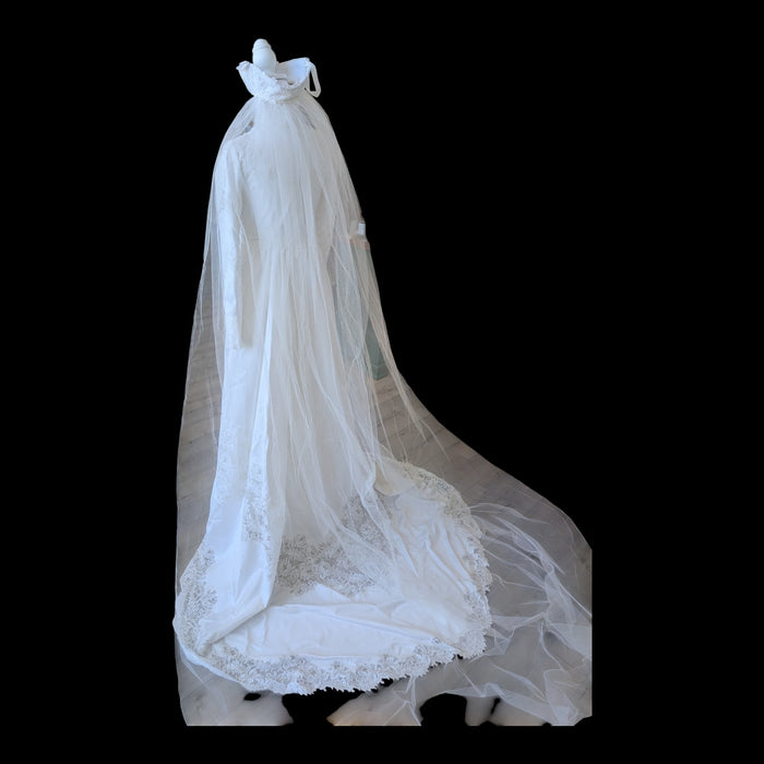 1977 cathedral veil