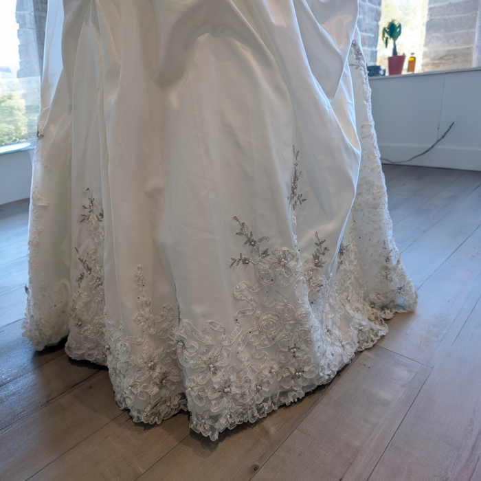 2011 Christina Wu Beaded Dream