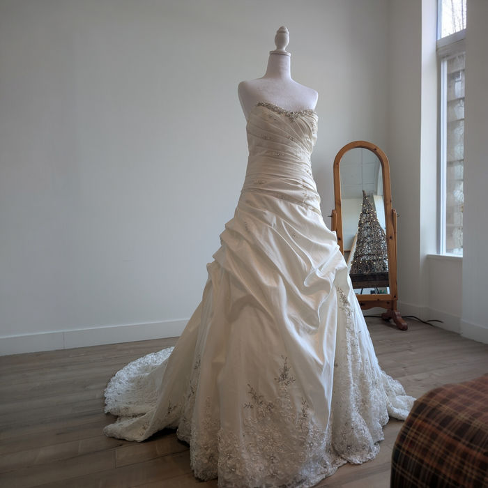 2011 Christina Wu Beaded Dream