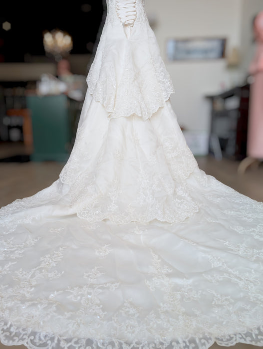 Vintage 2007 Zurc by Impression Wedding Dress – Size 6 | Timeless Designer Bridal Gown