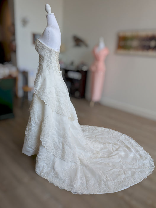Vintage 2007 Zurc by Impression Wedding Dress – Size 6 | Timeless Designer Bridal Gown