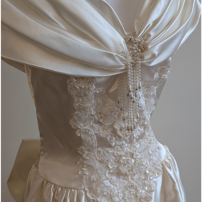 1995 Off the Shoulder Wedding Gown