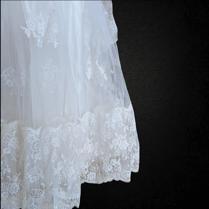 Vintage 1960s Miss Annette Toronto Wedding Dress | Simpsons Bridal Gown | Size 4