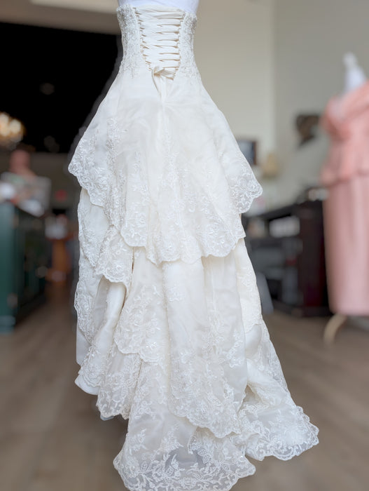 Vintage 2007 Zurc by Impression Wedding Dress – Size 6 | Timeless Designer Bridal Gown