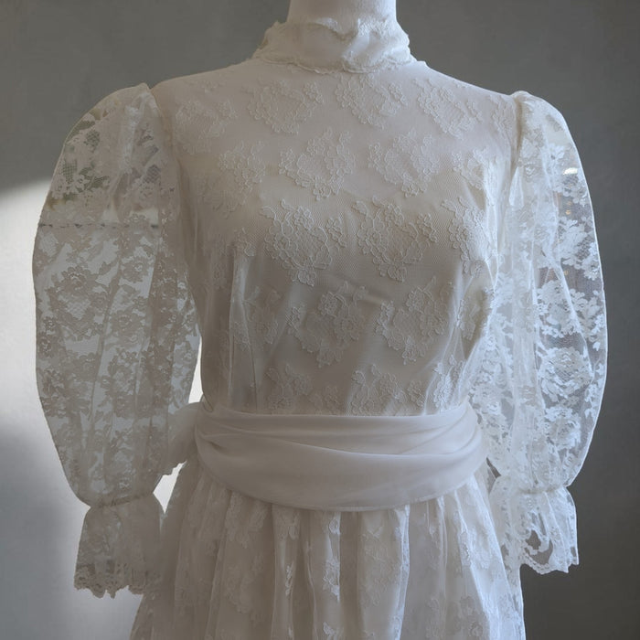 Vintage 1980 Gordon Dress Toronto Lace Wedding Gown – Size 6